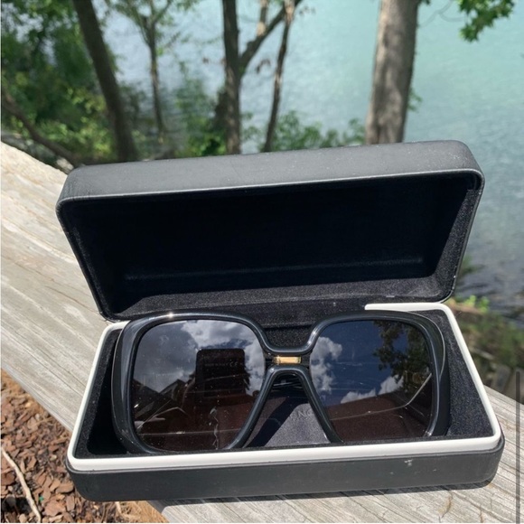 Givenchy Square oversized Sunglasses 55 mm - Picture 6 of 9